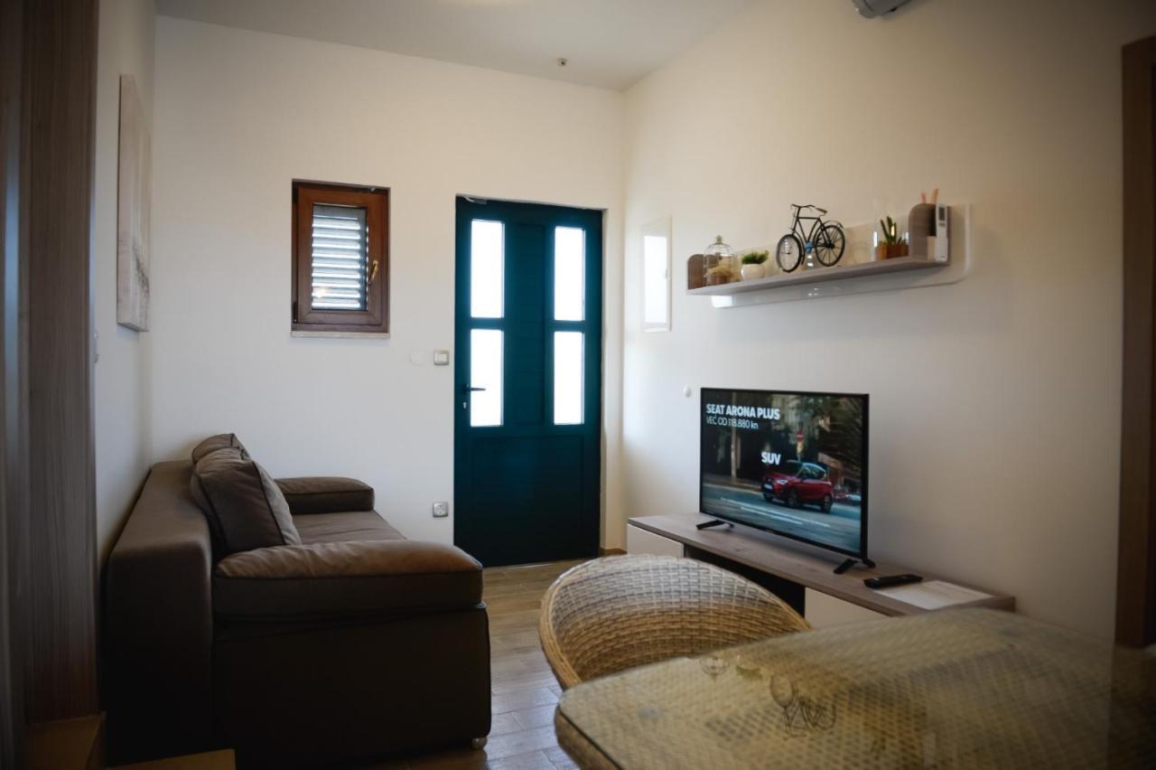 Apartment Markioli Povlja  Extérieur photo