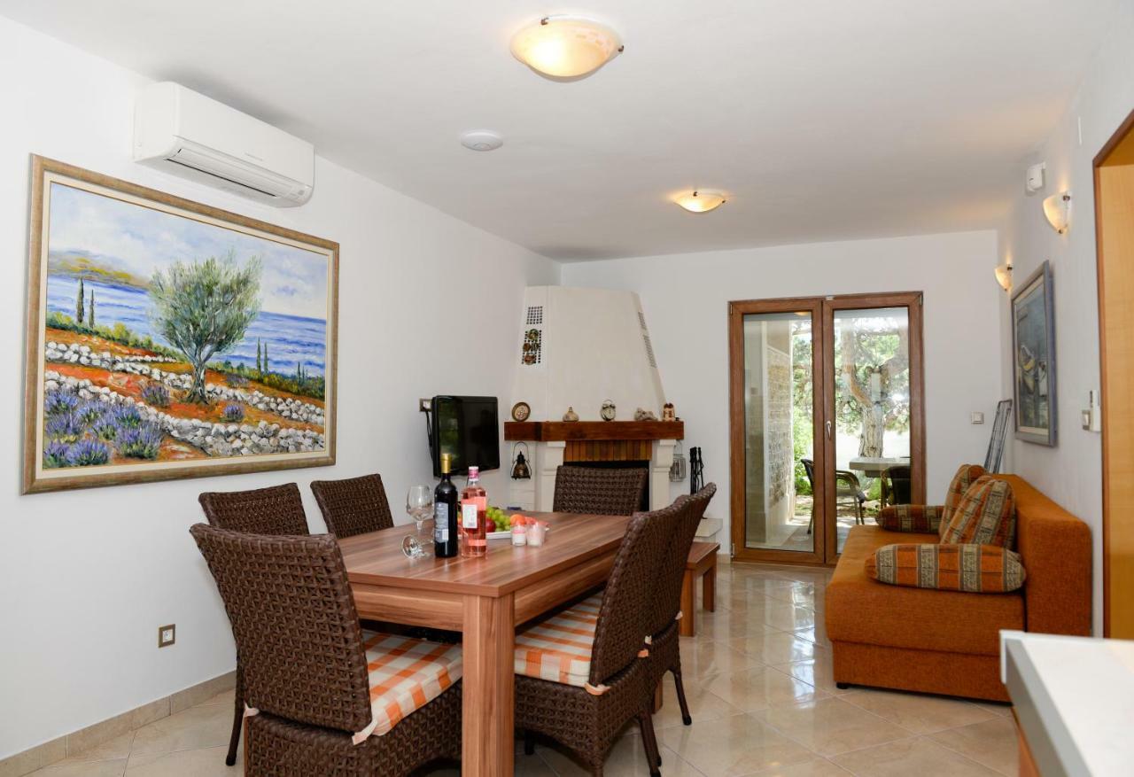 Apartment Markioli Povlja  Extérieur photo