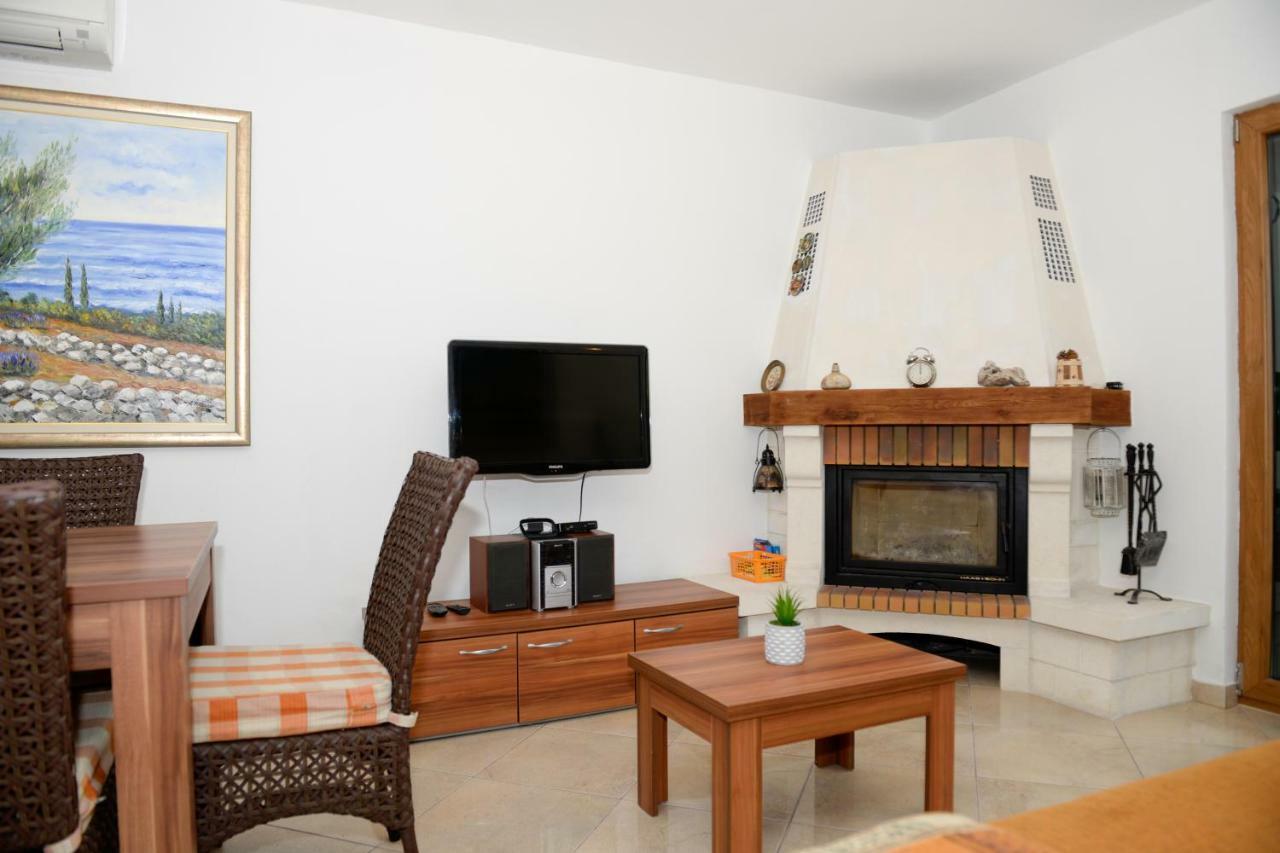 Apartment Markioli Povlja  Extérieur photo