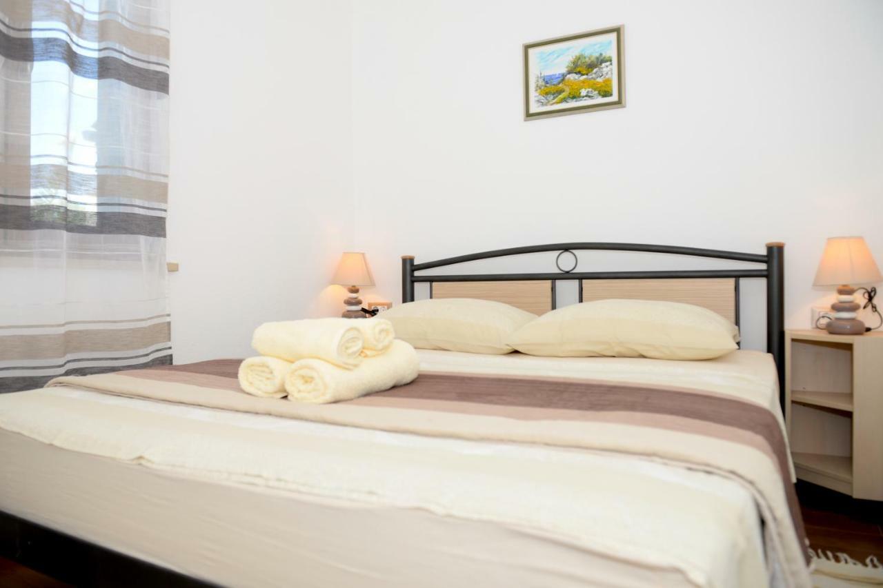 Apartment Markioli Povlja  Extérieur photo